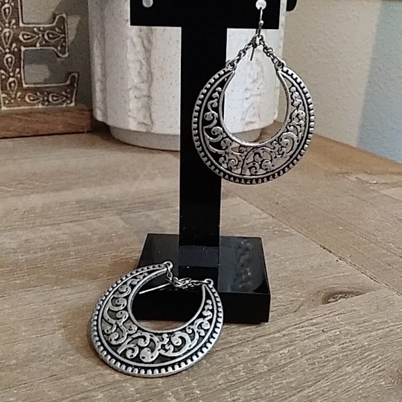 NWOT Boho Carved Earring Pendant Hoops - Picture 13 of 17